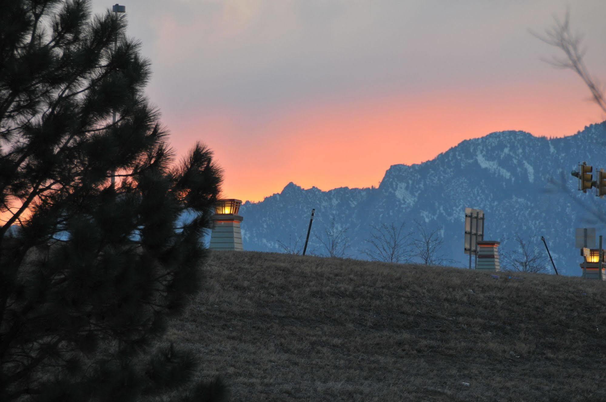 Hampton Inn Boulder/Louisville Buitenkant foto